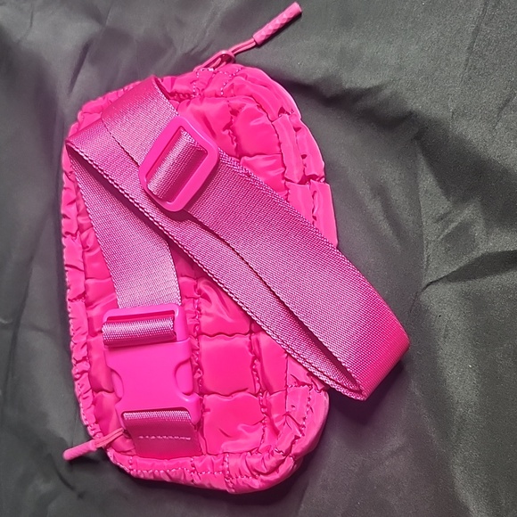 Puffer Tote Quilted Crossbody Bag w/ dust bag! - Picture 6 of 7